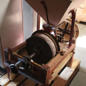 Antike alte Schrotmühle / Getreidemühle DEKO – Bild 2
