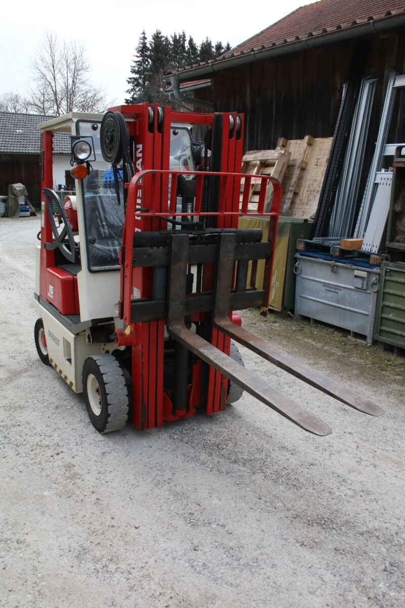 Fendt Nissan 15 AH01A15WU Stapler Treibgas Frontstapler Gabelstapler