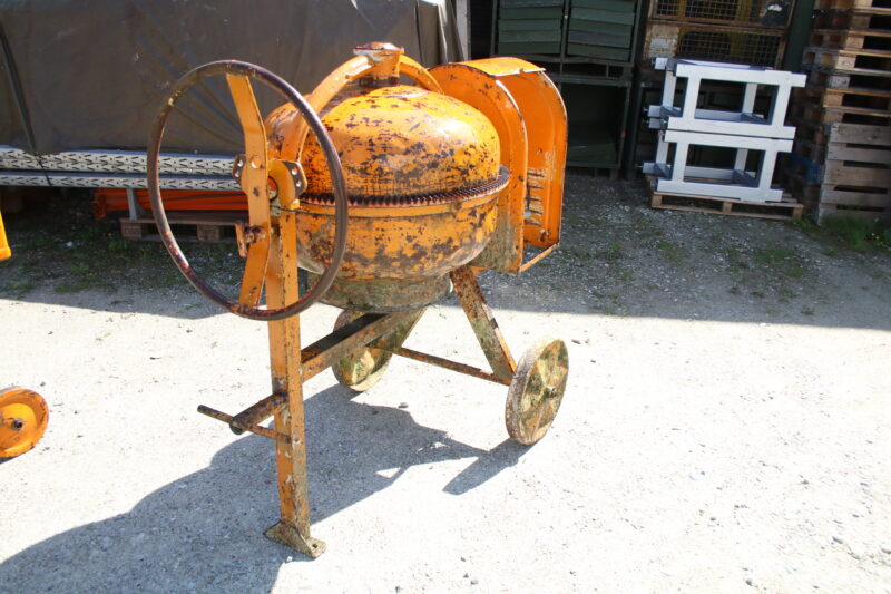 Adam Baumüller Betonmischer mit Motor Mischer