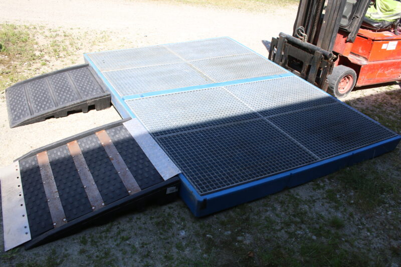 Denios Bodenelement classic-line PE verzinktem Gitterrost 2200x3000 Auffahrrampe – Bild 3