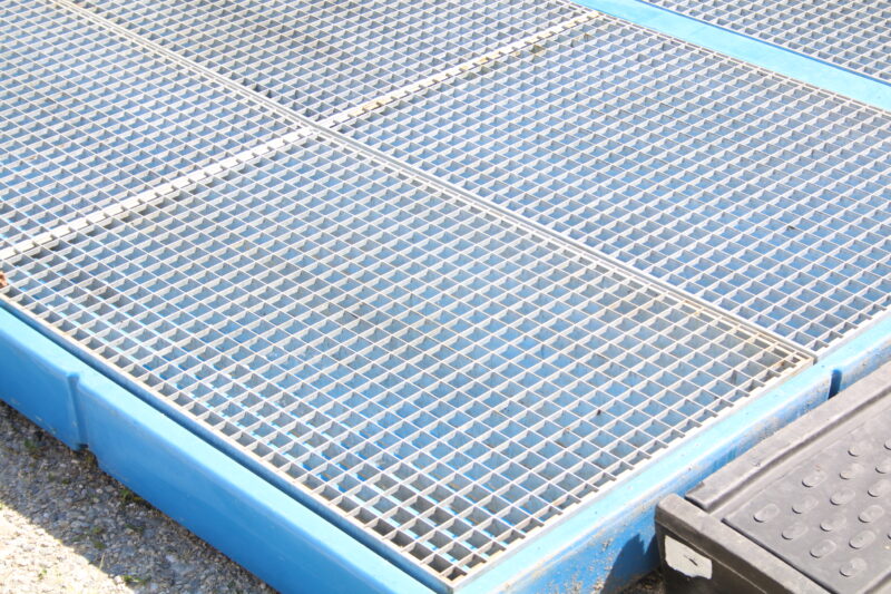 Denios Bodenelement classic-line PE verzinktem Gitterrost 2200x3000 Auffahrrampe – Bild 2