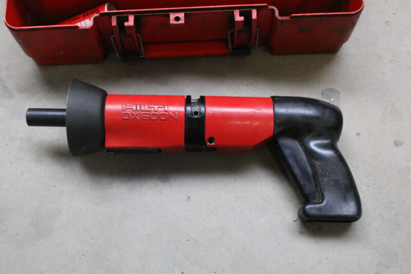 Hilti DX600N Bolzensetzgerät Bolzenschussgerät Nagel im Koffer + Zubehör DX 600N – Bild 3