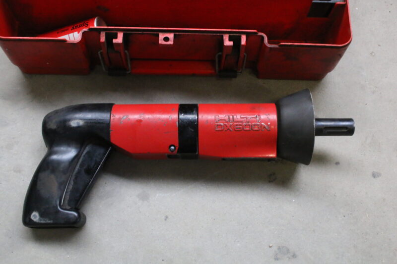 Hilti DX600N Bolzensetzgerät Bolzenschussgerät Nagel im Koffer + Zubehör DX 600N – Bild 2