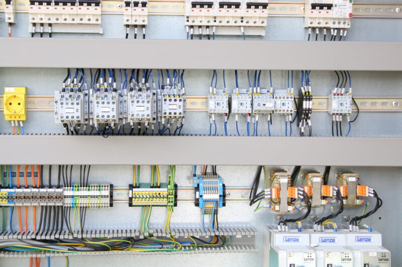 Schaltschrank Innenleben Release Siecherungen Siemens Lenze Simatic – Bild 5