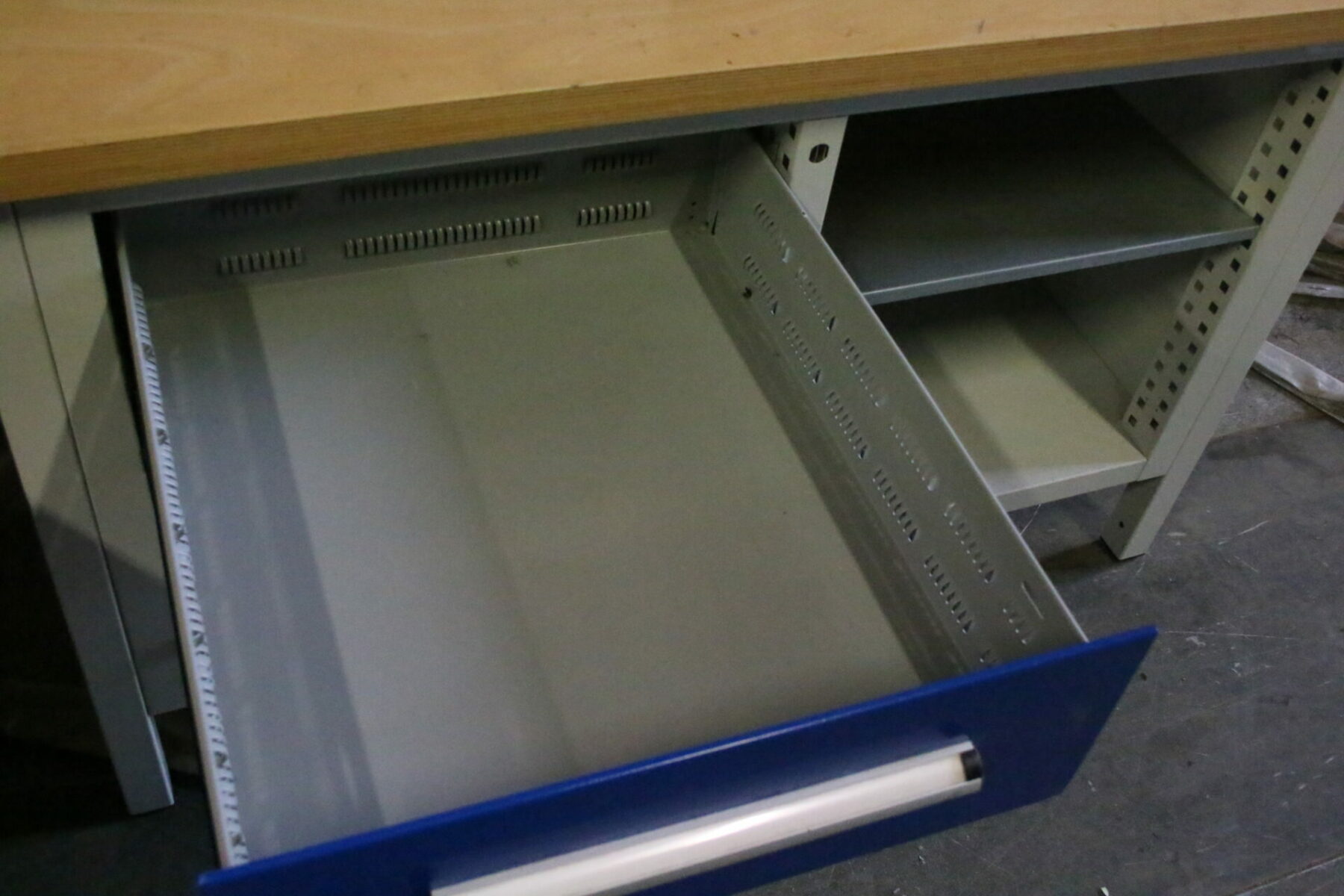 Hahn und Kolb Werktisch Werkbank Massiv-Platte 40mm Höhe 840 mm – Bild 5