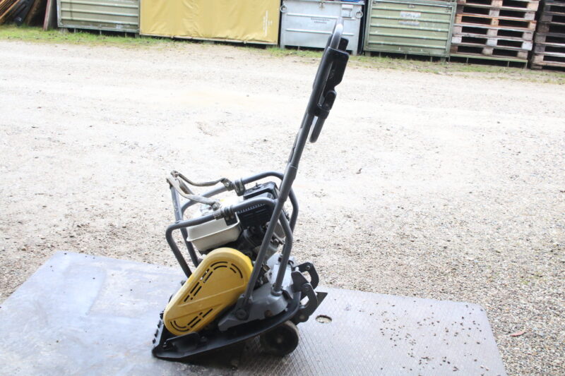 Atlas Copco LF 75 Rüttelplatte Verdichter mit Transporträder