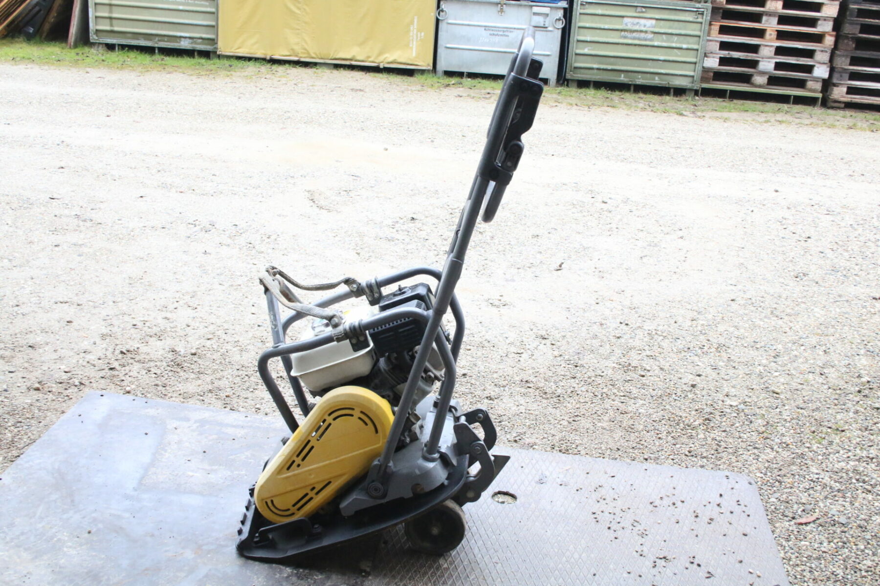Atlas Copco LF 75 Rüttelplatte Verdichter mit Transporträder