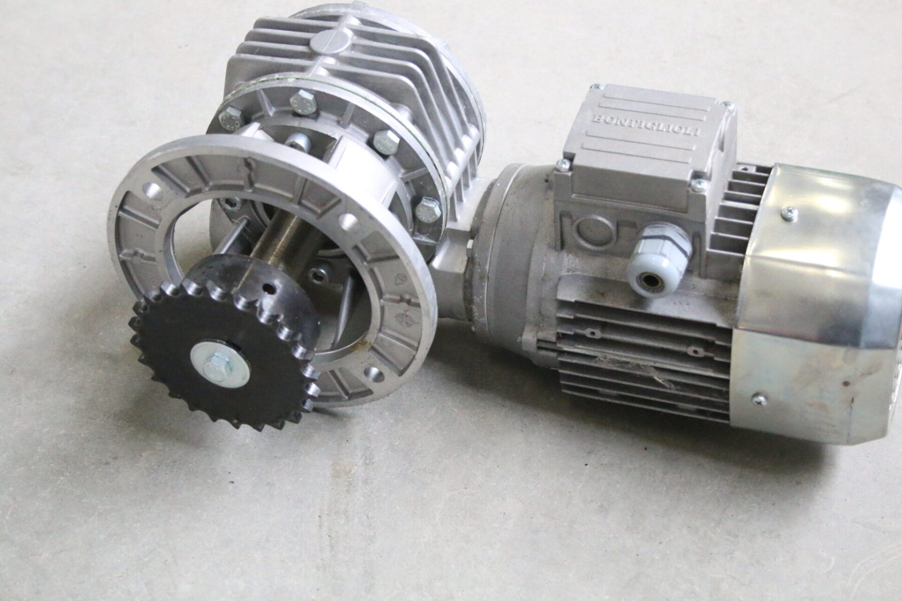 Bonfiglioli Riduttori BN 71 C 4 Getriebe mit Motor Elektromotor – Bild 2