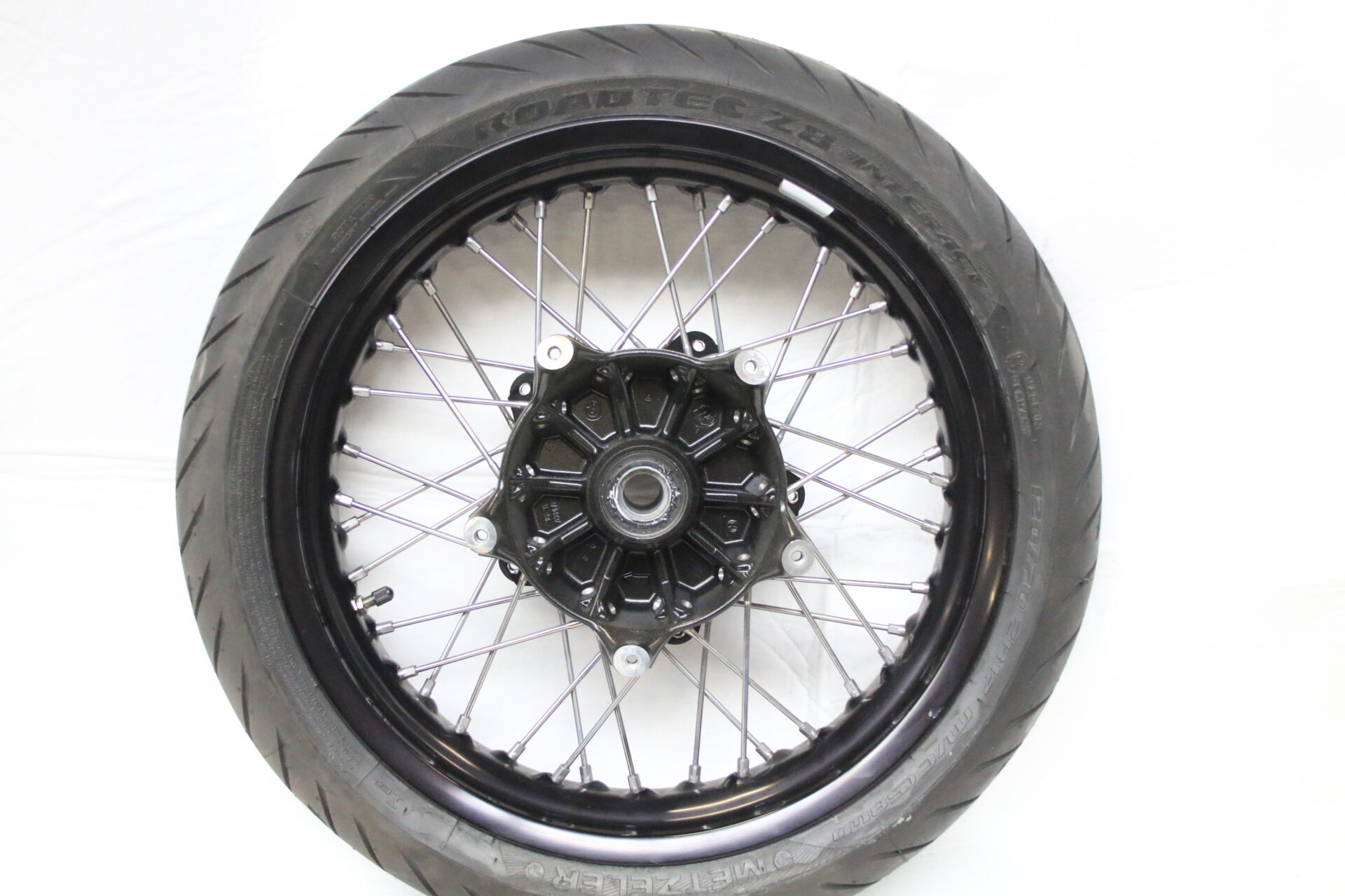 Metzeler Roadtec Z8 120/40 ZR 17 M/C (58W) Reifen Motorradreifen inkl. Felge