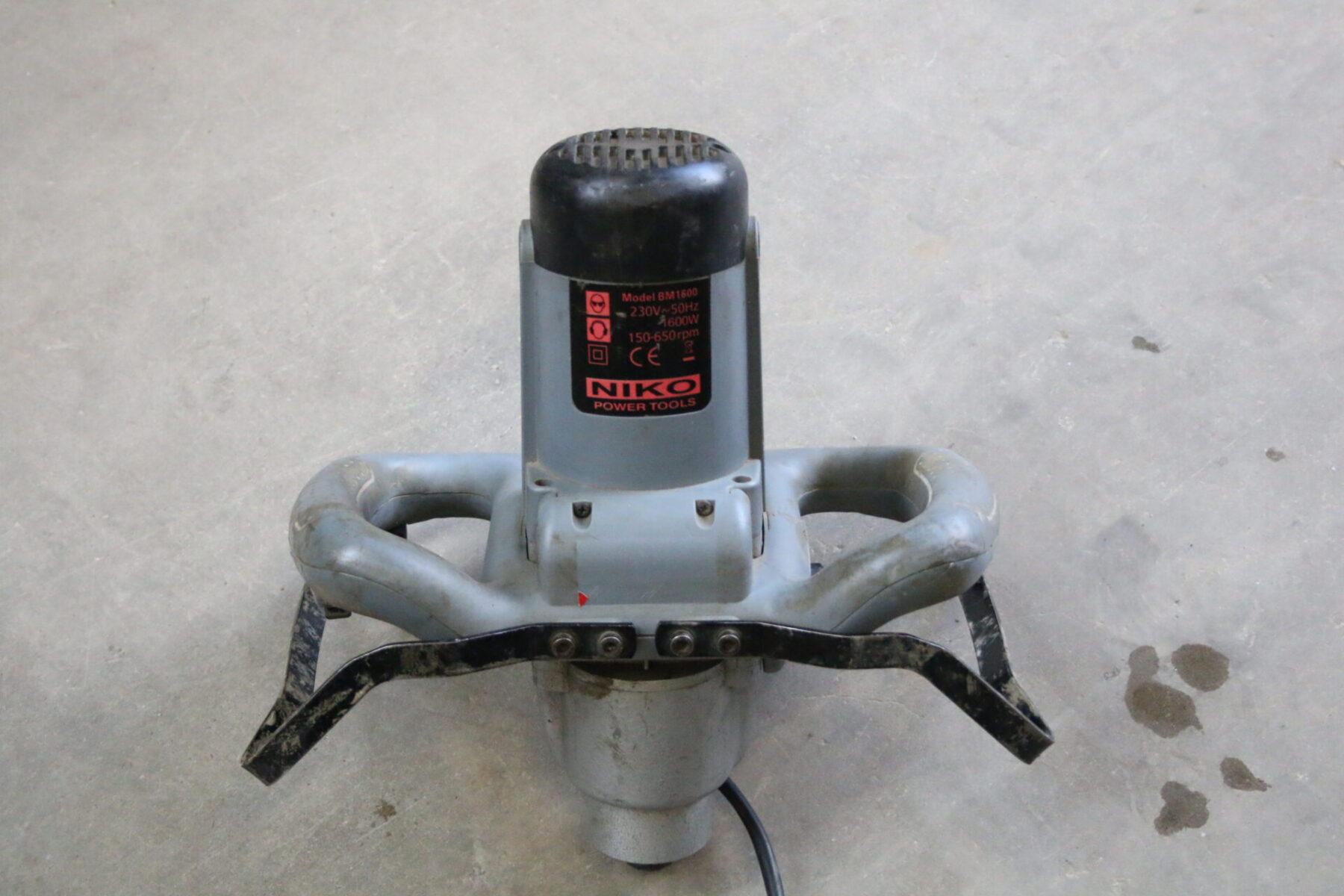 NIKO BM 1600 Quirl Rührwerk HiKOKI Mörtelrührer Rührer