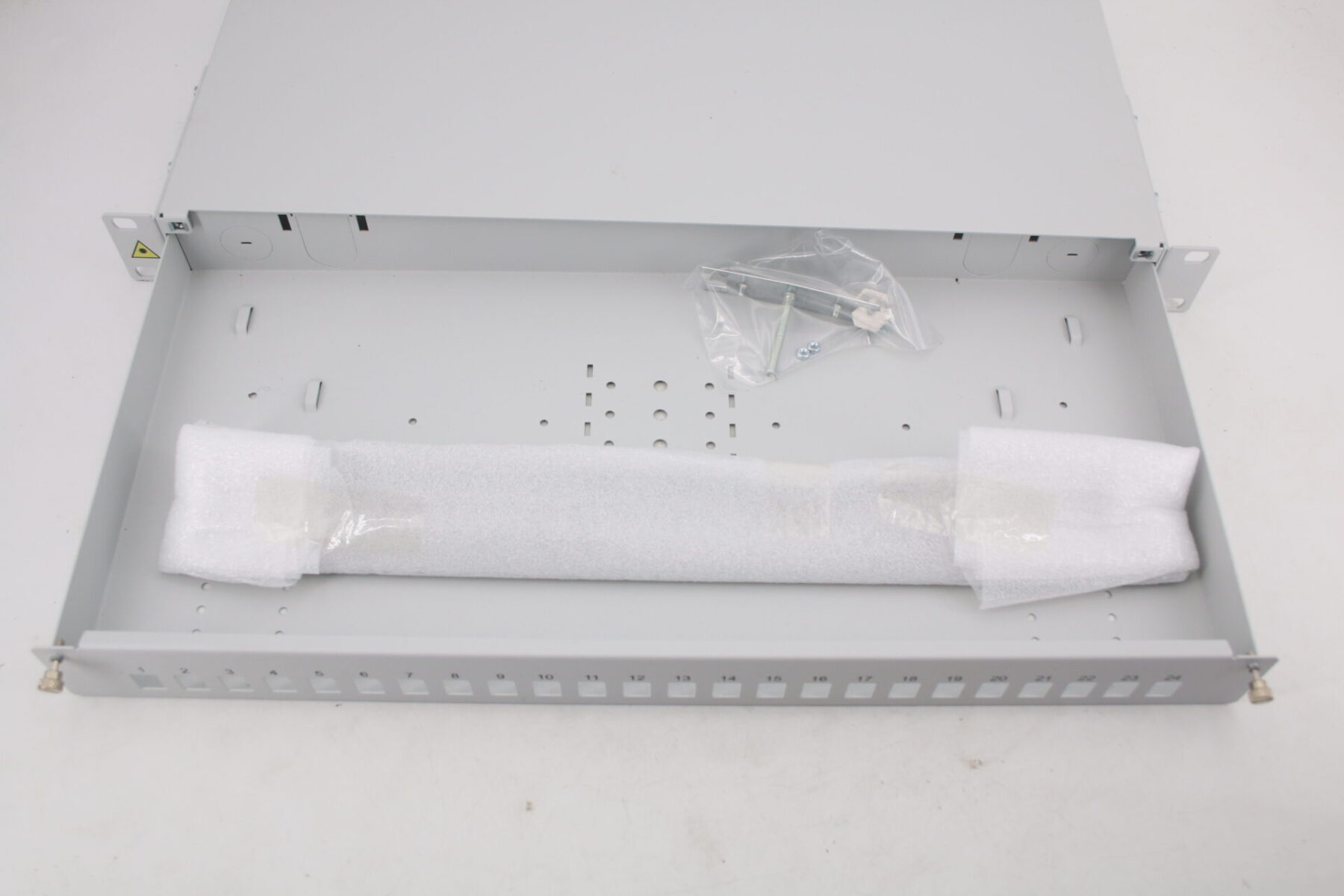 Patchpanel Gehäuse Rack Server 24fach – Bild 5